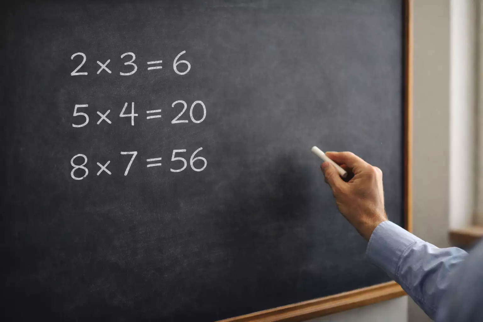 Tafel mit einfachen mathematischen Berechnungen zur Quotenumrechnung